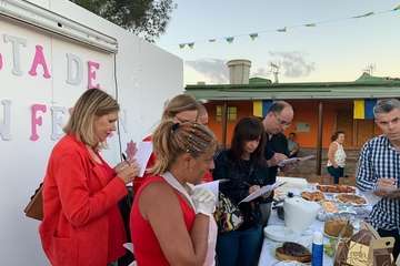 Animado concurso de repostería en el Caserío de Gando (Foto TA)